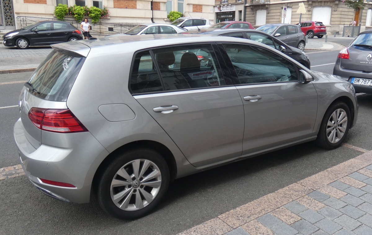 Volkswagen Golf — 12